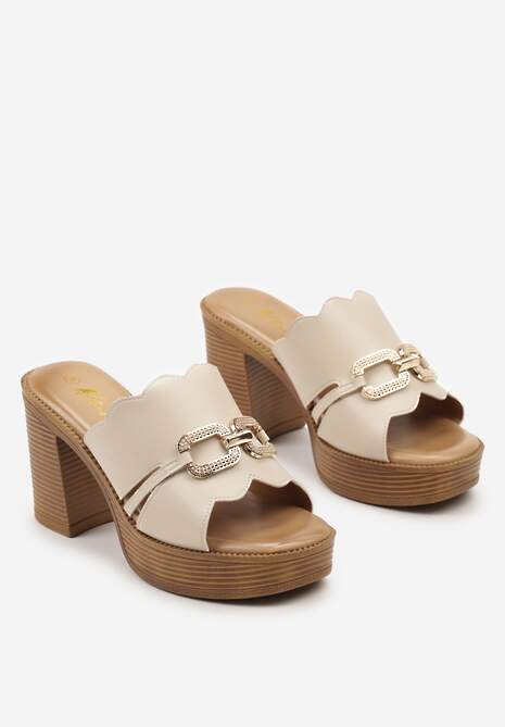 Beżowe Klapki na Słupku z Platformą i Wycięciami na Pasku Ozdobione Klamerką Obletta