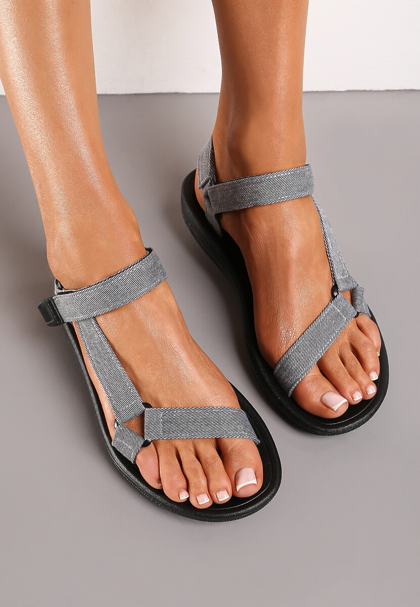 Szare Sandały Naerothee