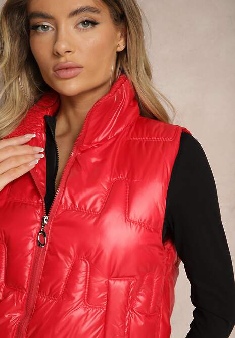 Czerwona Kamizelka Pikowana Ozdobiona Troczkami i Stójką Terinora