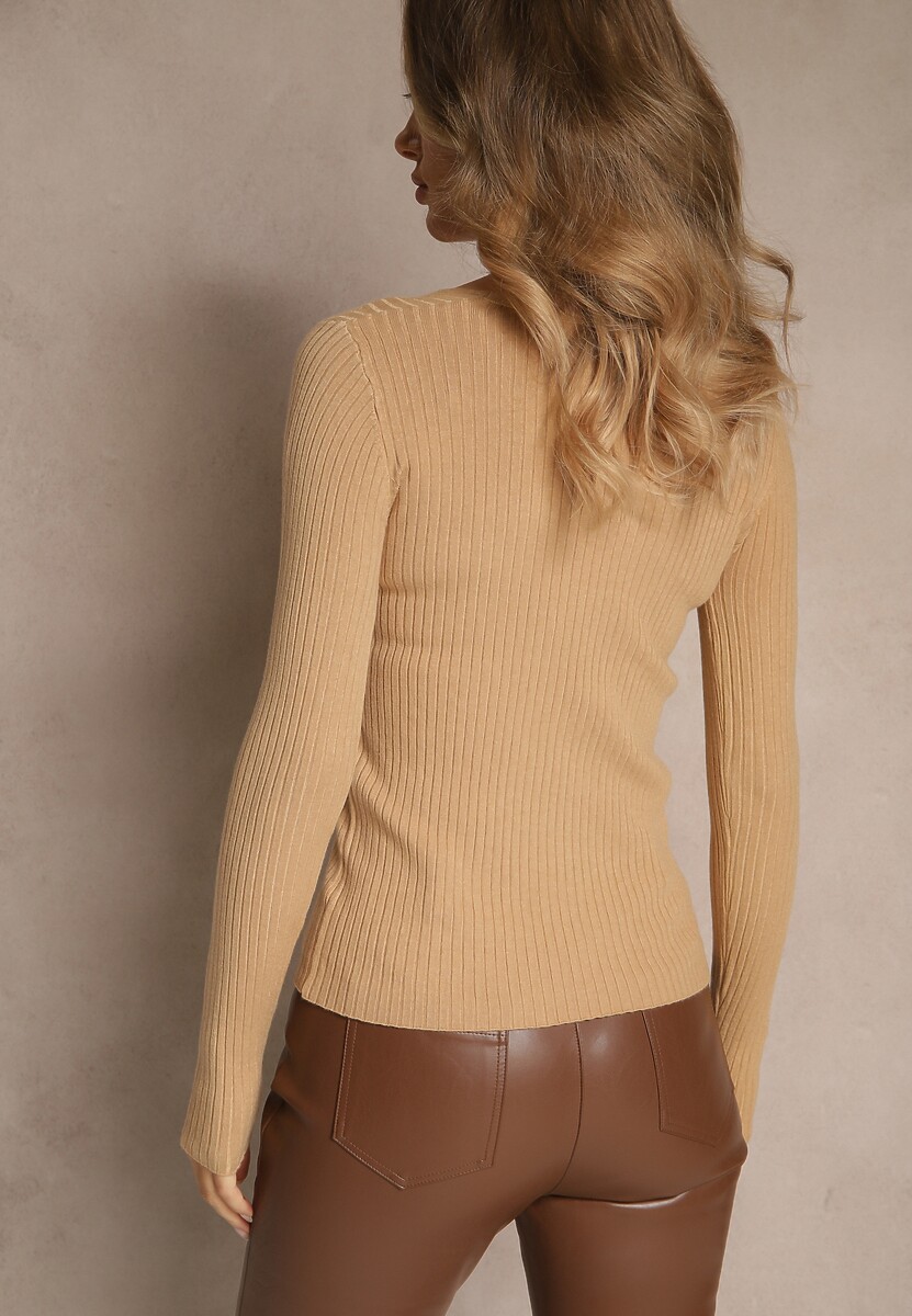 Ciemnobeżowy Sweter z Dzianiny w Prążki z Dekoltem w Serek i Aplikacjami Rallenia