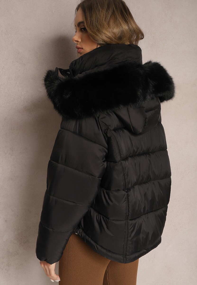 Czarna Pikowana Kurtka z Kapturem i Futerkiem Komisia
