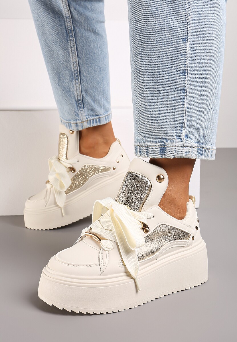 Beżowe Sneakersy na Platformie Ozdobione Nitami i Metalicznymi Elementami Azista