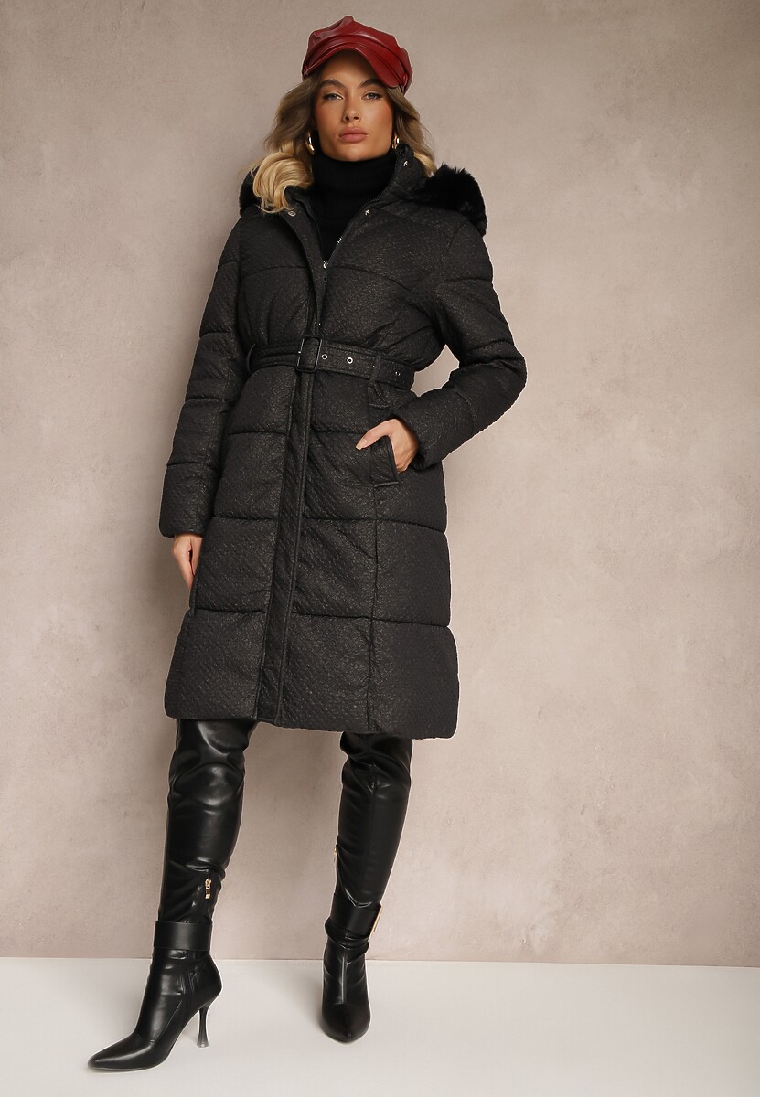 Czarna Kurtka z Pikowanymi Przeszyciami i Kapturem Zdobiona Tłoczeniami i Paskiem Ediara