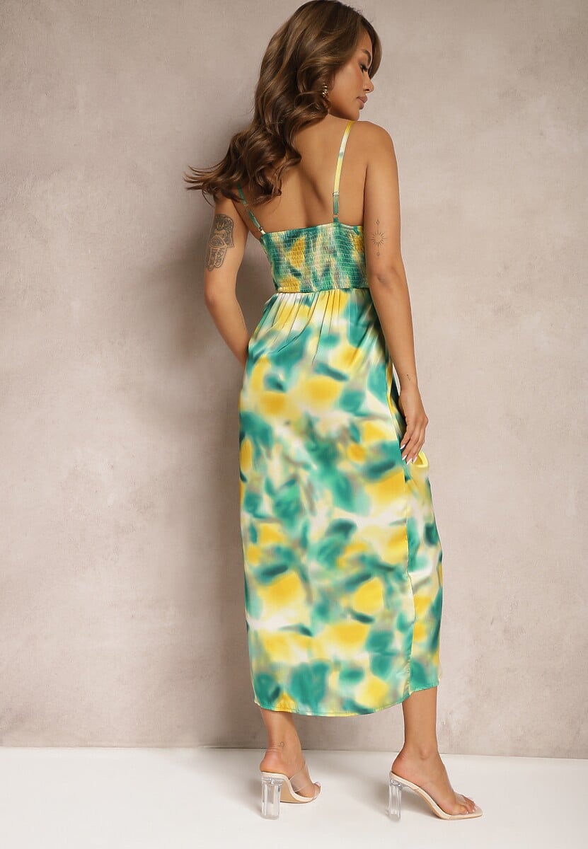 Zielono-Żółta Kopertowa Sukienka na Cienkich Ramiączkach o Satynowym Wykończeniu z Marszczeniami Vikida