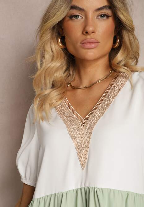 Beżowo-Zielona Sukienka Ozdobiona Koronką przy Dekolcie o Pudełkowym Kroju Vikia