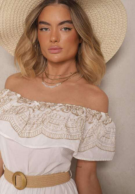 Biała Sukienka Boho o Kroju Hiszpanki Zdobiona Haftem i Paskiem z Klamrą Vallisca