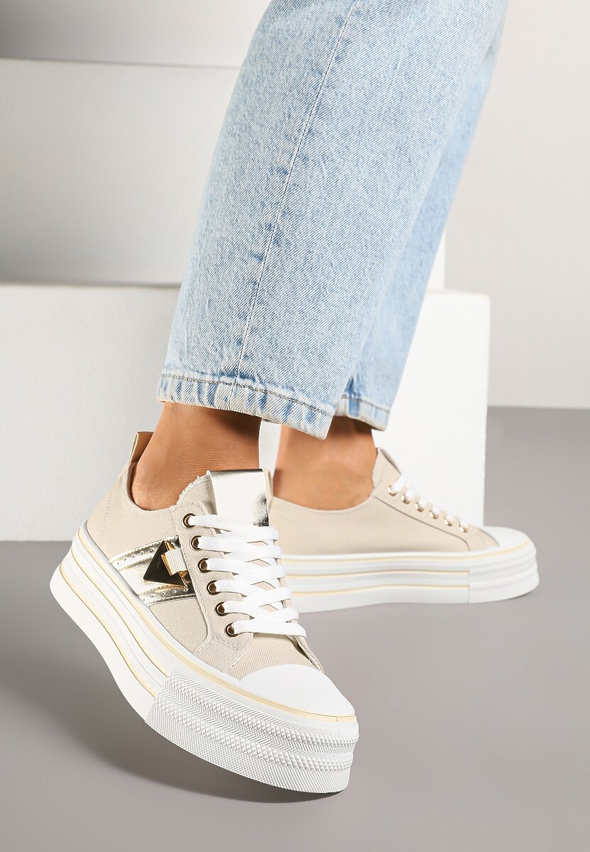 Beżowe Trampki na Platformie Ozdobione Metaliczną Aplikacją Telanoreta