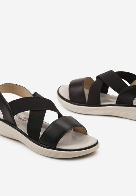 Czarne Wsuwane Sandały z Szerokimi Paskami Zaldia