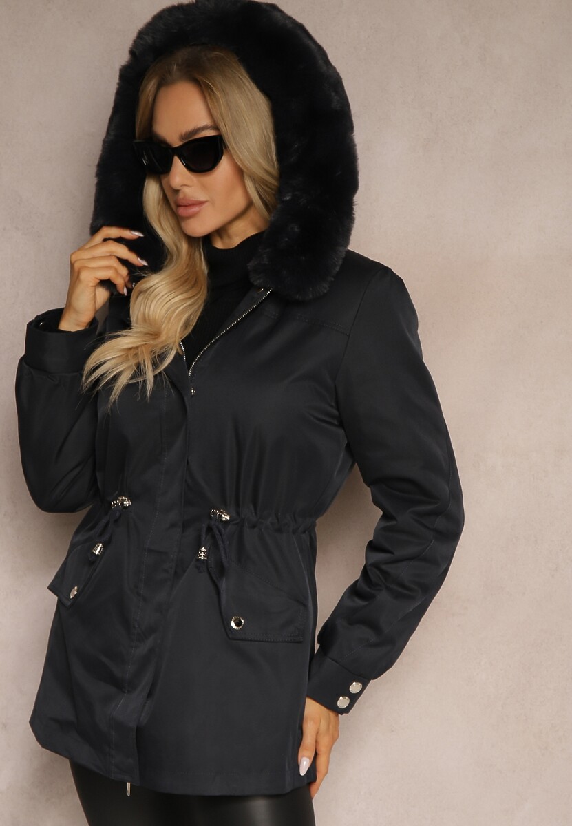 Ciemnozielona Kurtka Typu Parka z Kapturem i Futerkiem z Możliwością Odpięcia Marindria