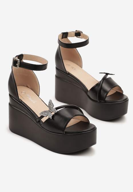 Czarne Sandały na Platformie i Koturnie z Aplikacją Motylka i Sprzączką przy Kostce Lorkio