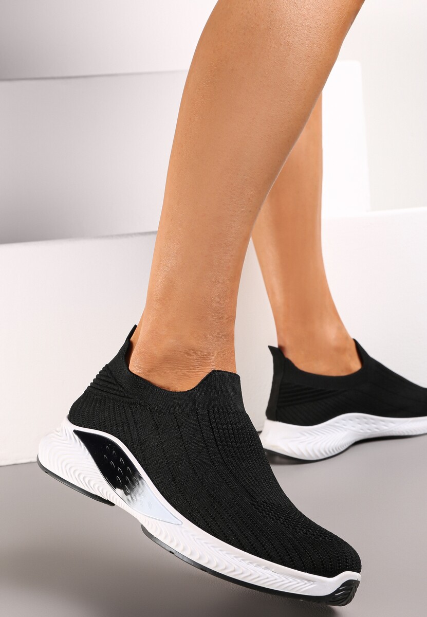 Beżowe Buty Sportowe na Tłoczonej Podeszwie z Elastyczną Cholewką Taiden