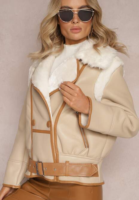 Beżowa Kurtka Biker z Ozdobną Lamówką Paskiem z Klamrą i Futerkiem Liraeua