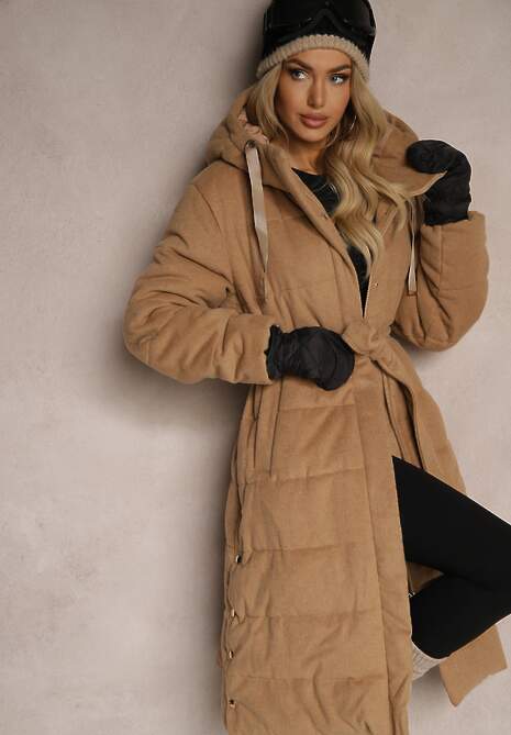 Beżowa Kurtka z Kapturem Paskiem i Rozcięciami na Napy Zdobiona Pikowanymi Przeszyciami Semandira