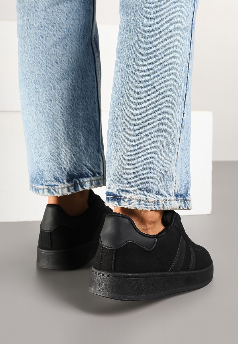 Czarne Sneakersy na Niskiej Platformie z Naszywkami Flordexia