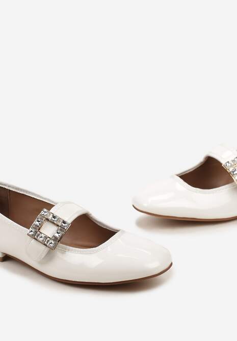 Białe Lakierowane Balerinki z Paskiem i Biżuteryjną Klamerką Ulintra