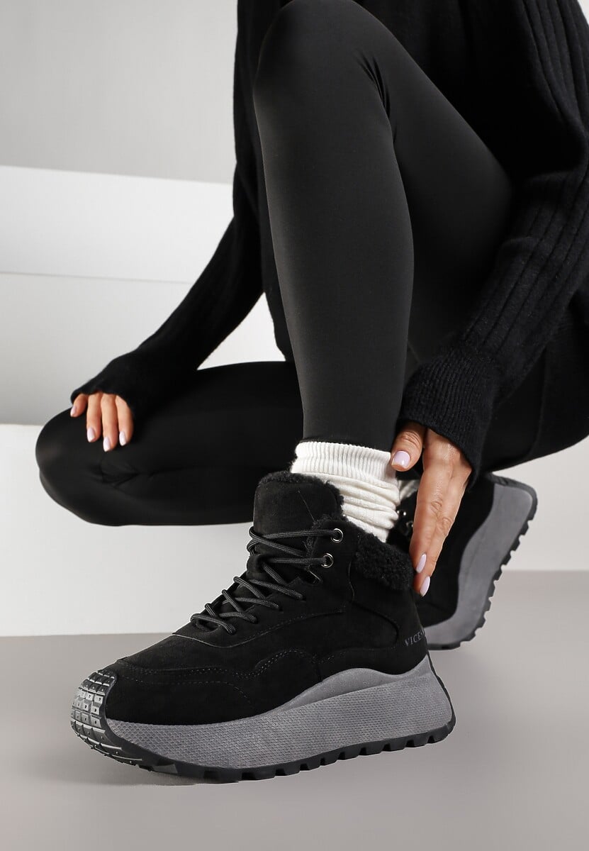 Czarne Sneakersy Śniegowce Vices na Platformie Ozdobione Napisem i Futerkiem Lanite