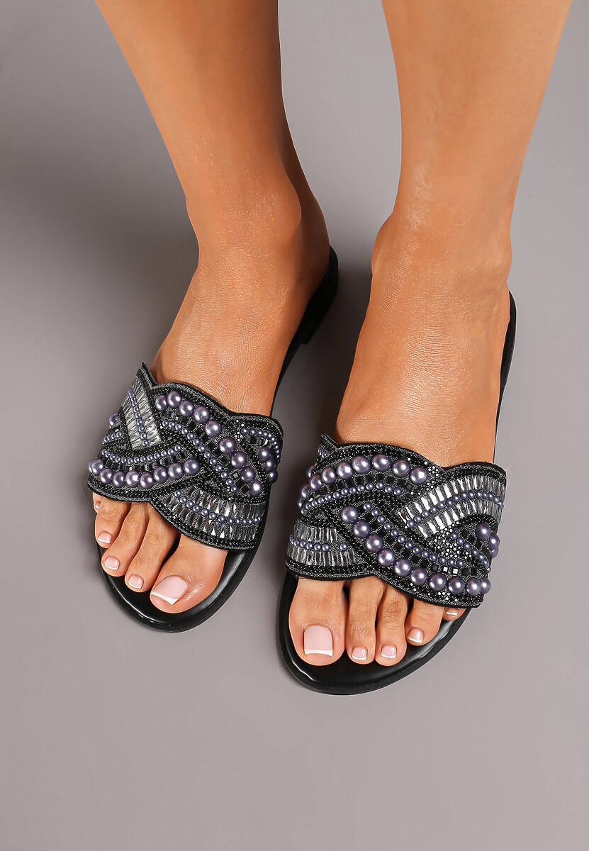 Czarne Płaskie Klapki z Imitacji Skóry Ozdobione Koralikami i Perłami Farnela