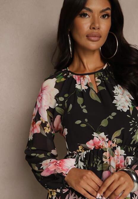 Czarna Rozkloszowana Sukienka Ozdobiona Kwiatowym Wzorem Zerovia