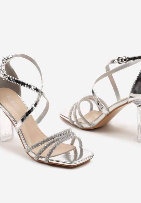 Srebrne Sandały na Transparentnym Słupku z Cyrkoniami Zapinane przy Kostce Tesaie