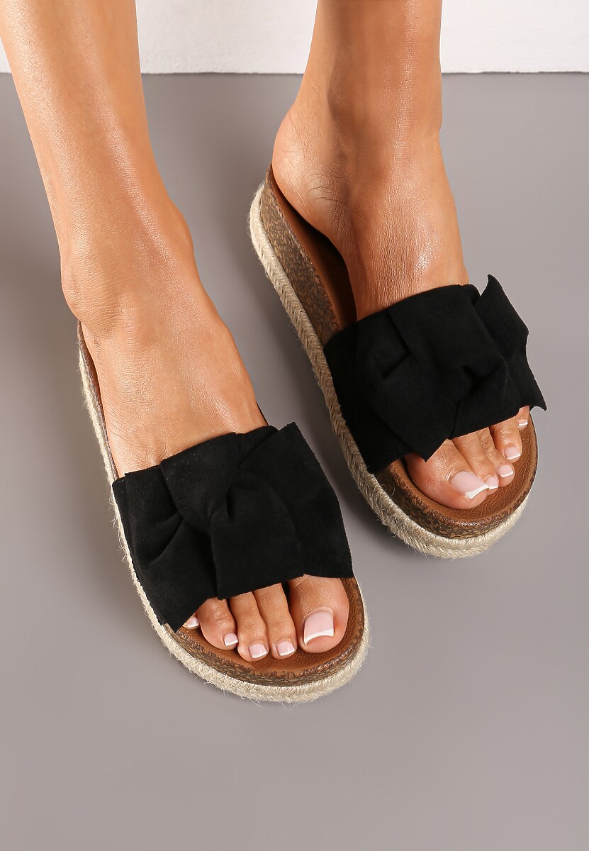 Czarne Płaskie Klapki z Wkładką z Imitacji Skóry i Ozdobną Kokardą Vrisas