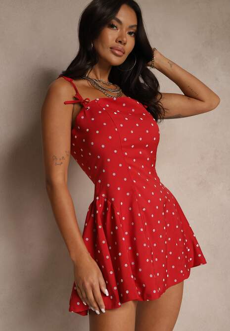 Czerwona Rozkloszowana Sukienka Vices w Kropki na Ramiączkach z Gorsetowym Wiązaniem Sarione
