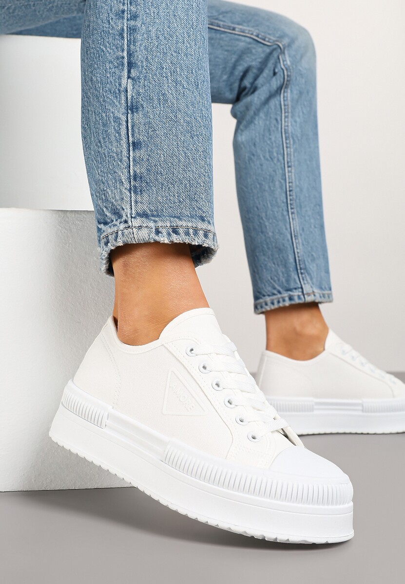 Białe Trampki na Podwójnej Podeszwie z Ozdobnym Znaczkiem na Cholewce Alivrelia