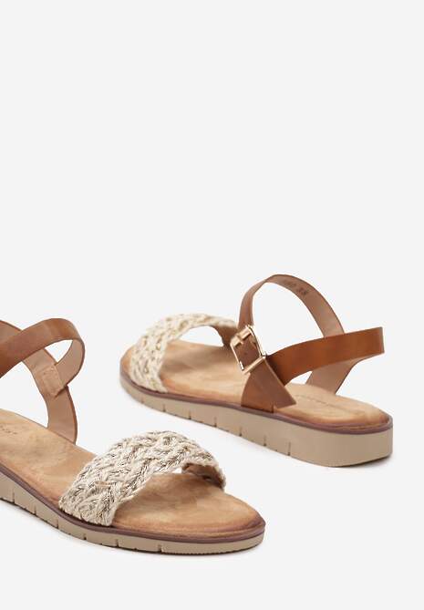 Beżowe Sandały Zapinane przy Kostce na Sprzączkę Zdobione Metaliczną Nicią Neila