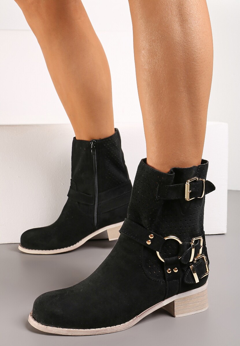 Czarne Botki Ozdobione Ażurowymi Wycięciami i Sprzączkami Inipel