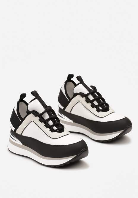 Czarno-Białe Sneakersy z Metaliczną Wstawką i Ozdobnym Napisem na Ukrytym Koturnie Alivewna