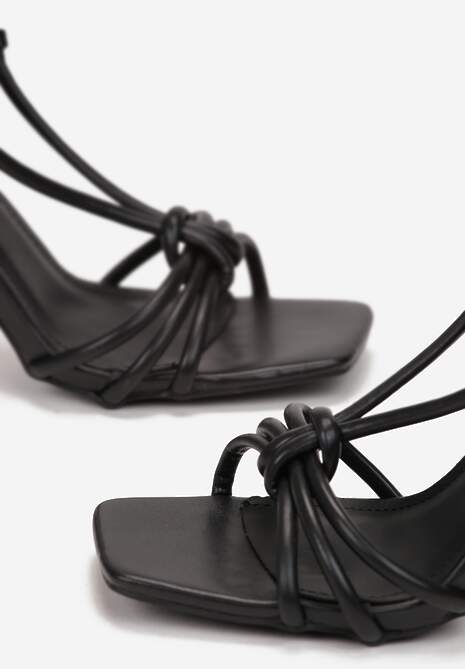 Czarne Sandały z Kwadratowym Noskiem i Supełkiem na Słupku Shecin