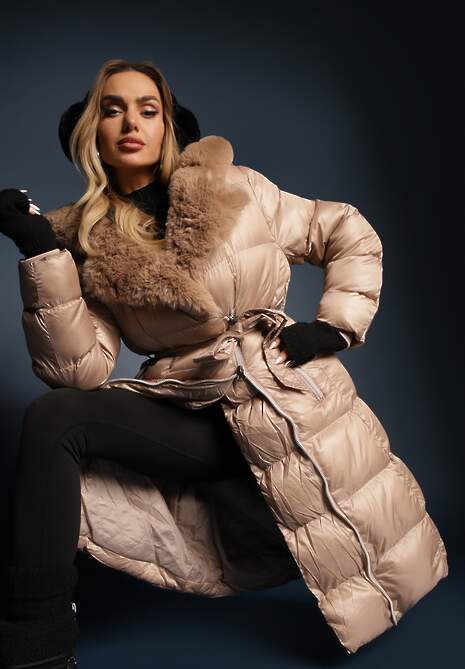 Beżowa Pikowana Kurtka Płaszcz za Kolano z Wiązanym Paskiem i Futerkiem Vivenda