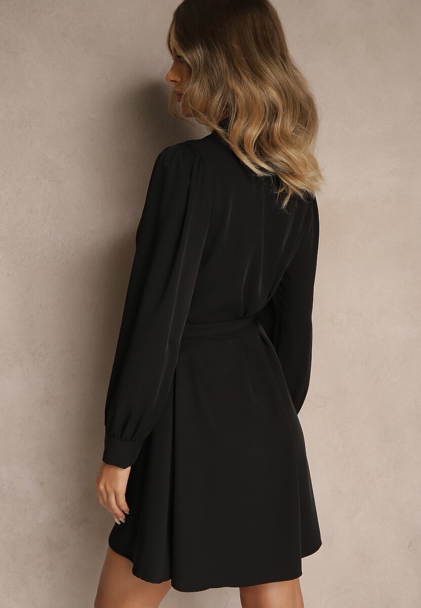 Czarna Sukienka z Kopertowym Dekoltem i Paskiem Naliama
