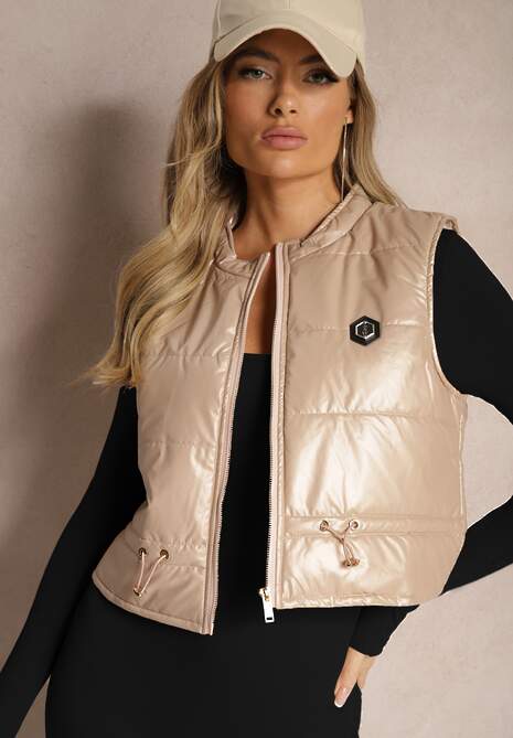 Beżowa Kamizelka o Krótkim Kroju ze Ściągaczem w Talii i Naszywką Mevannae