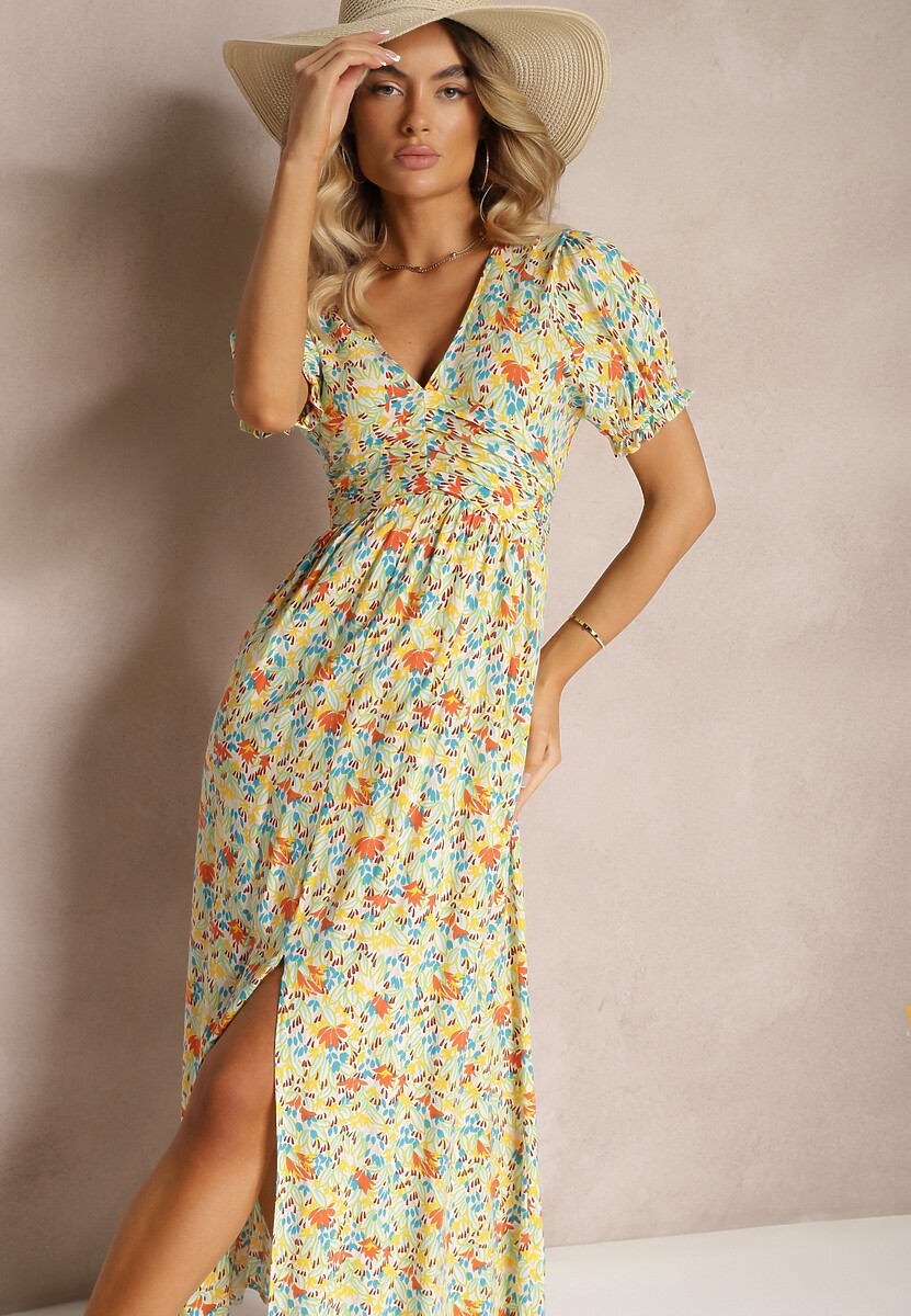 Różowa Wiskozowa Sukienka Wykończona Marszczeniem Rozcięciem na Nogę i Gumką w Pasie Missalene