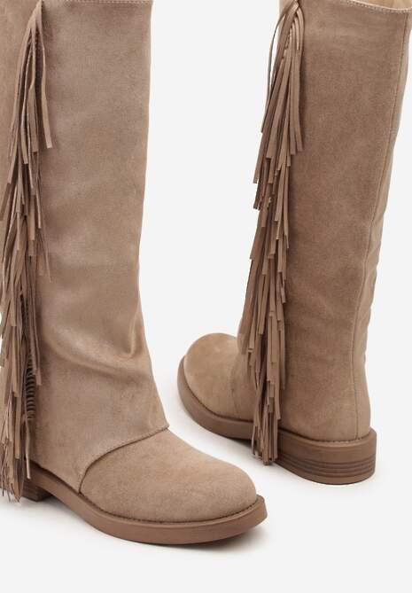 Ciemnobeżowe Kozaki z Imitacji Zamszu w Estetyce Boho Zdobione Frędzlami Vemarose