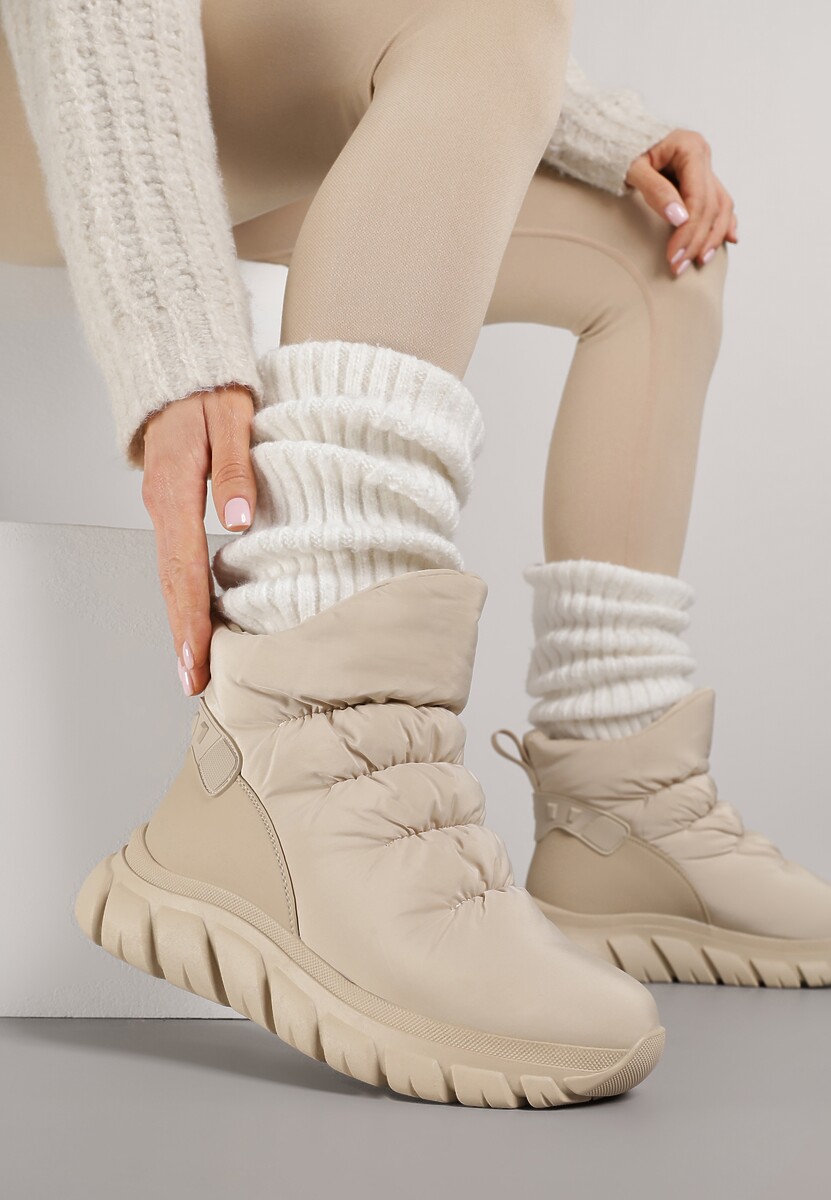 Ciemnobeżowe Śniegowce na Platformie z Tłoczeniem i Pikowaną Cholewką Resisia