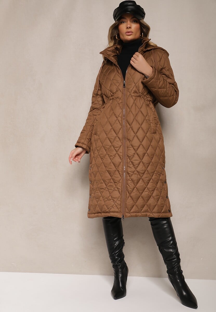 Czarna Kurtka z Pikowanymi Przeszyciami w Kratkę oraz Wewnętrznymi Ściągaczami w Pasie Tiliona