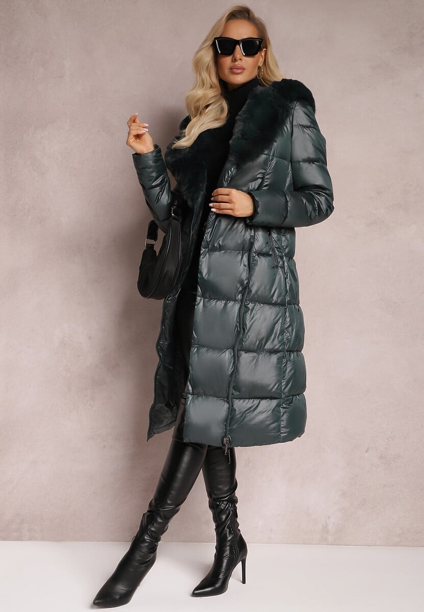 Ciemnozielona Pikowana Kurtka Płaszcz za Kolano z Wiązanym Paskiem i Futerkiem Vivenda