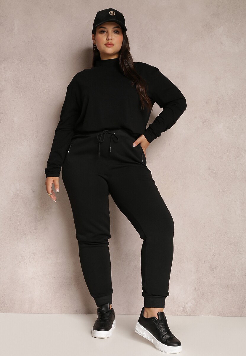 Czarna Bluzka z Półgolfem Zdobionym Haftem Savku