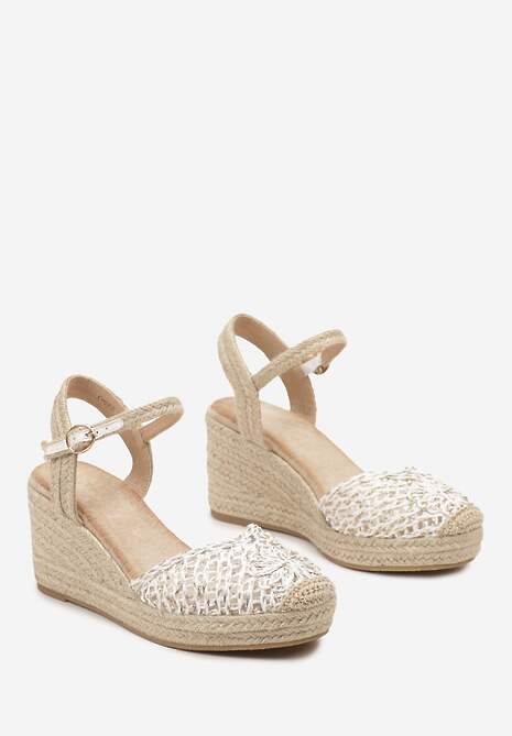 Białe Sandały w Stylu Espadryli z Plecionym Noskiem i Koturnem Sargia