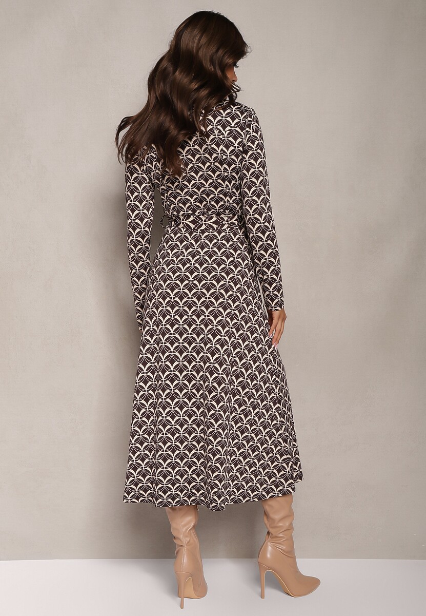 Brązowa Koszulowa Sukienka Midi Ozdobiona Geometrycznym Wzorem i Wiązanym Paskiem Aripel