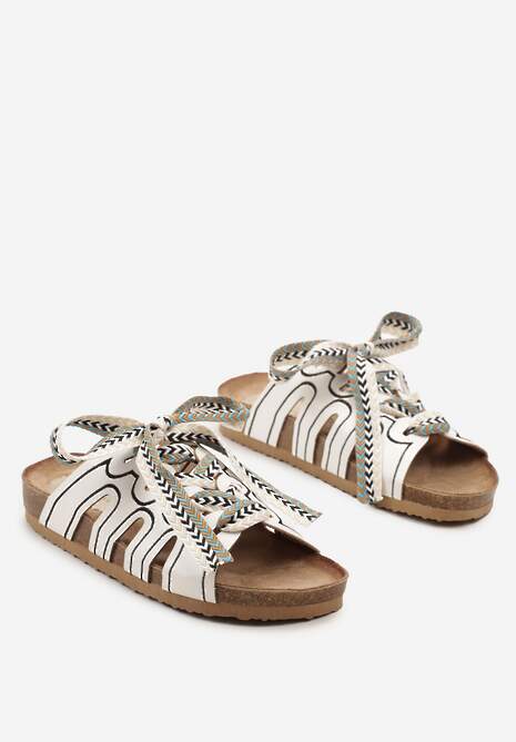 Białe Klapki na Niskiej Platformie z Ozdobną Sznurówką Tribia