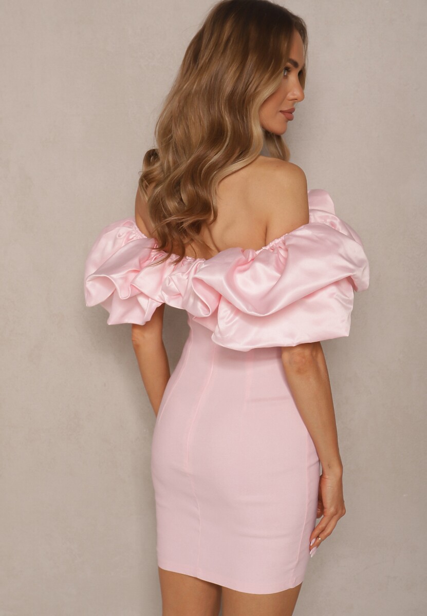 Różowa Mini Sukienka o Dopasowanym Fasonie z Hiszpańskim Dekoltem Callacia