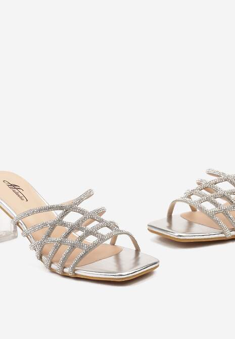 Srebrne Eleganckie Klapki na Transparentnym Słupku Ozdobione Cyrkoniami Gasaria