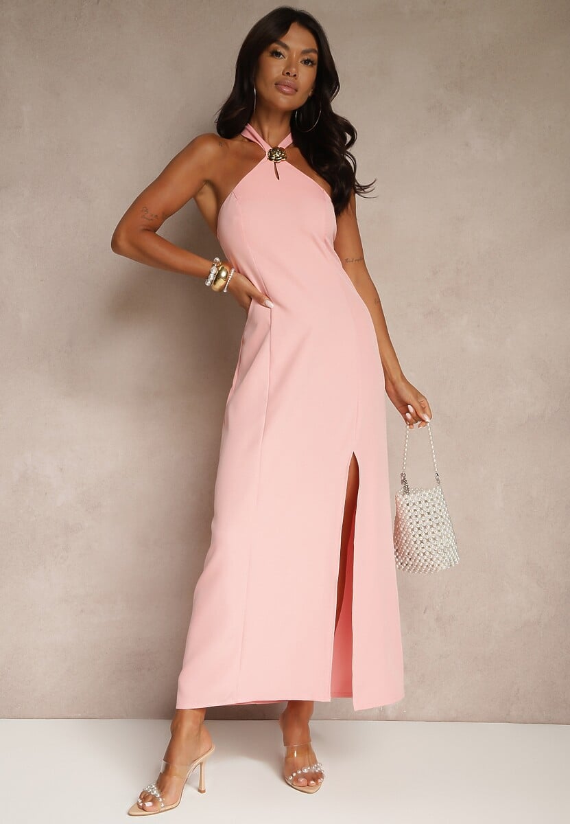 Czerwona Sukienka z Wiskozą z Dekoltem Halter i Ozdobną Broszką Naliannae