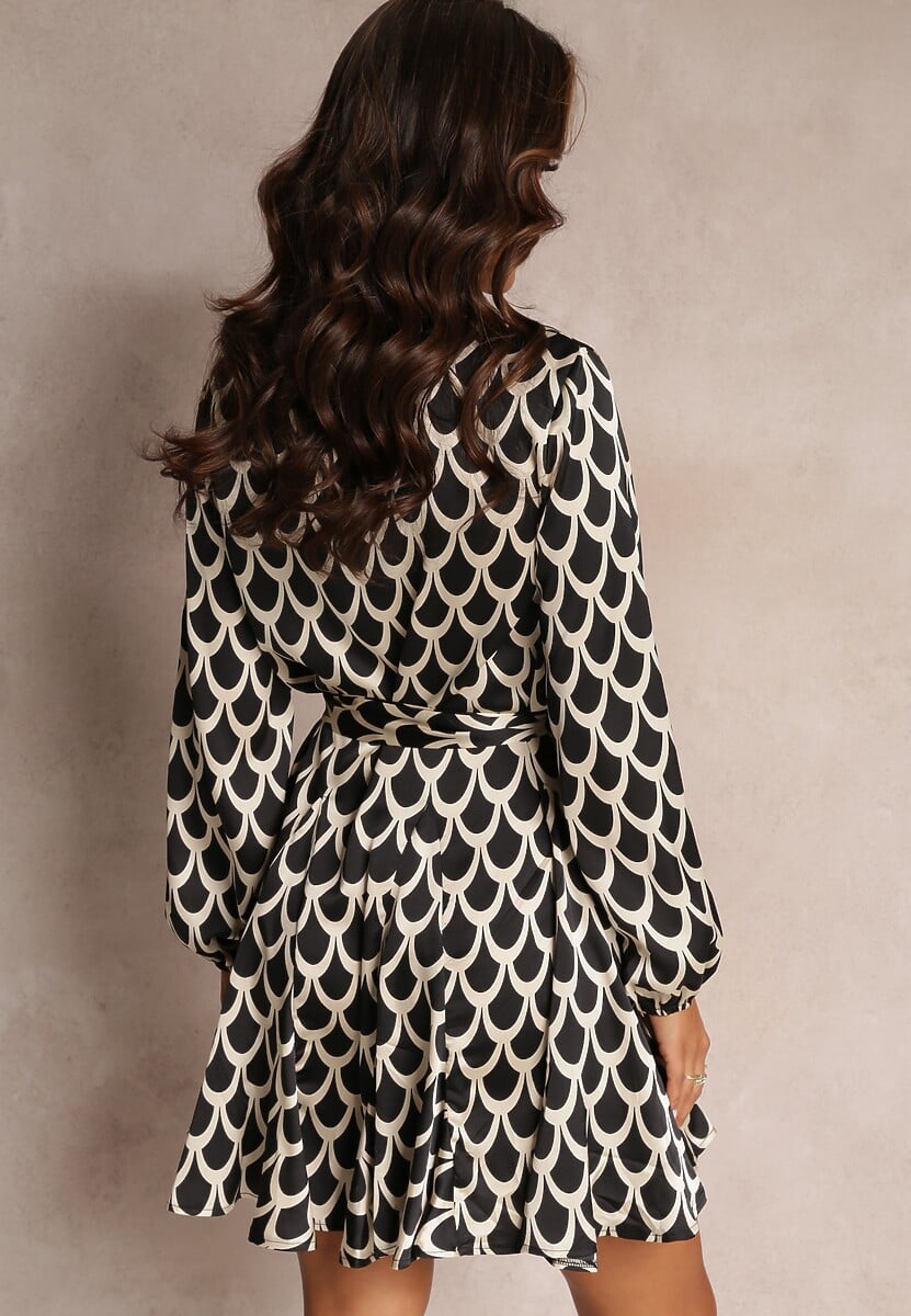 Czarna Sukienka Koszulowa z Falbanką i Wiązanym Paskiem Calalla