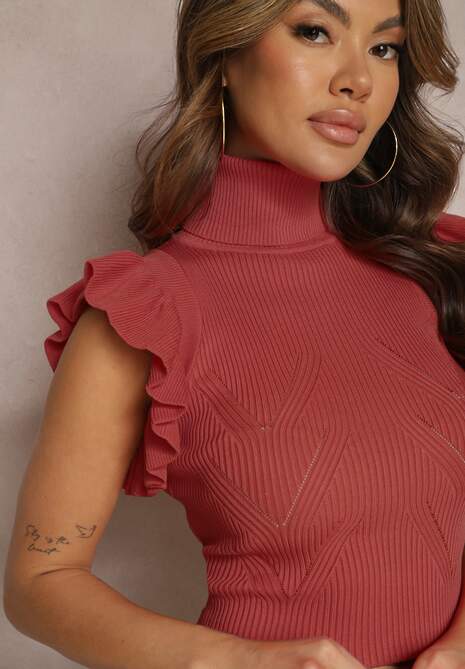 Bordowy Golf Top w Prążki z Falbanką Wokół Ramion Kelissa