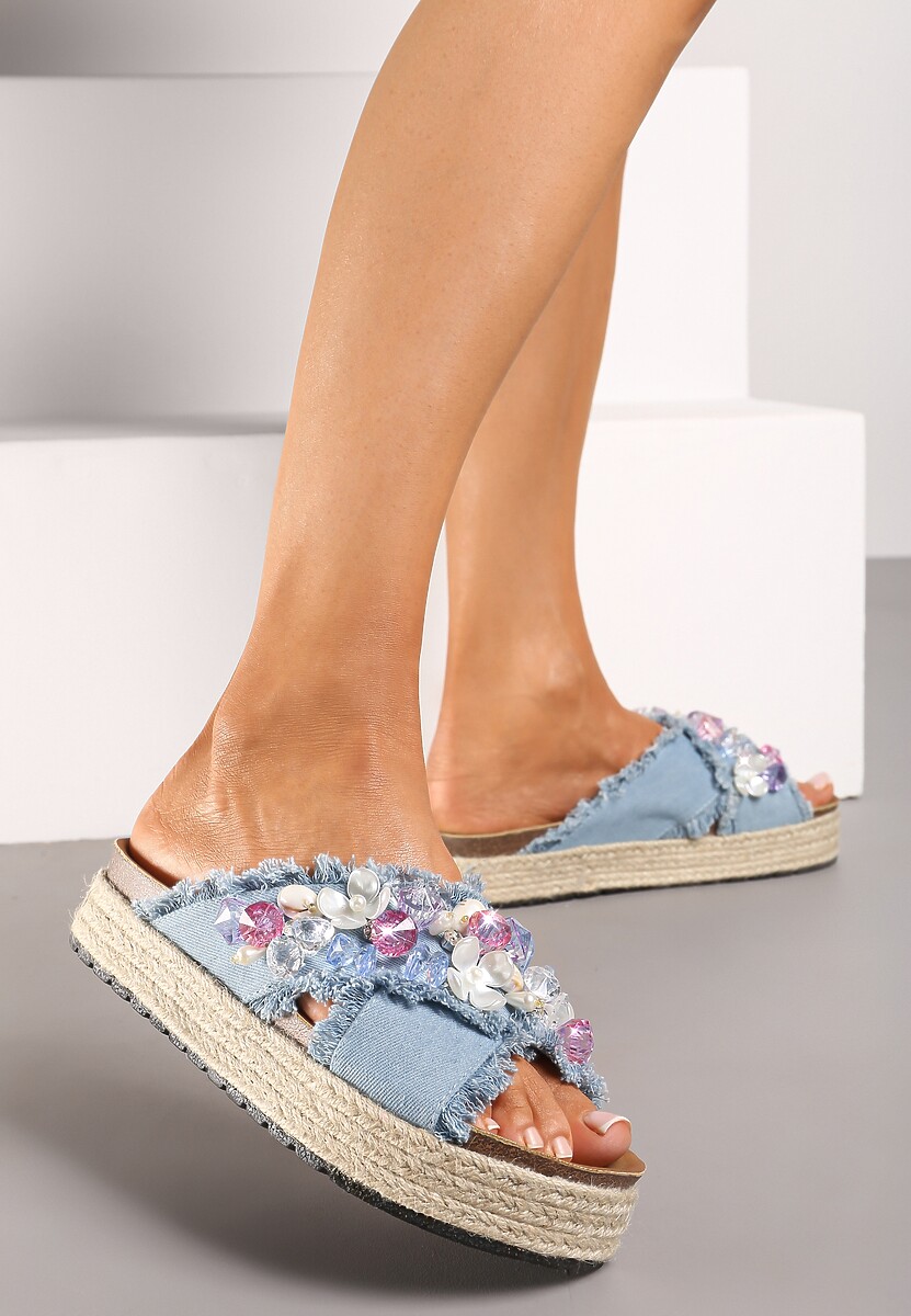 Czarne Klapki na Platformie w Stylu Boho z Aplikacjami i Plecionką Rissona