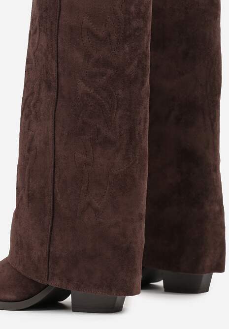 Brązowe Kozaki Kowbojki na Stożkowym Obcasie z Wywiniętą Cholewką z Haftem Fenassa