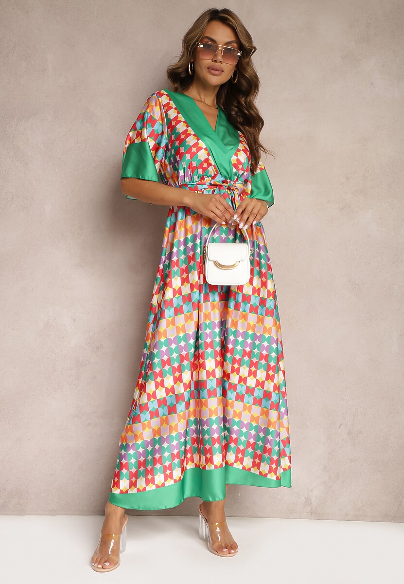 Zielona Rozkloszowana Sukienka Maxi z Głębokim Dekoltem i Gumką w Pasie Saviak